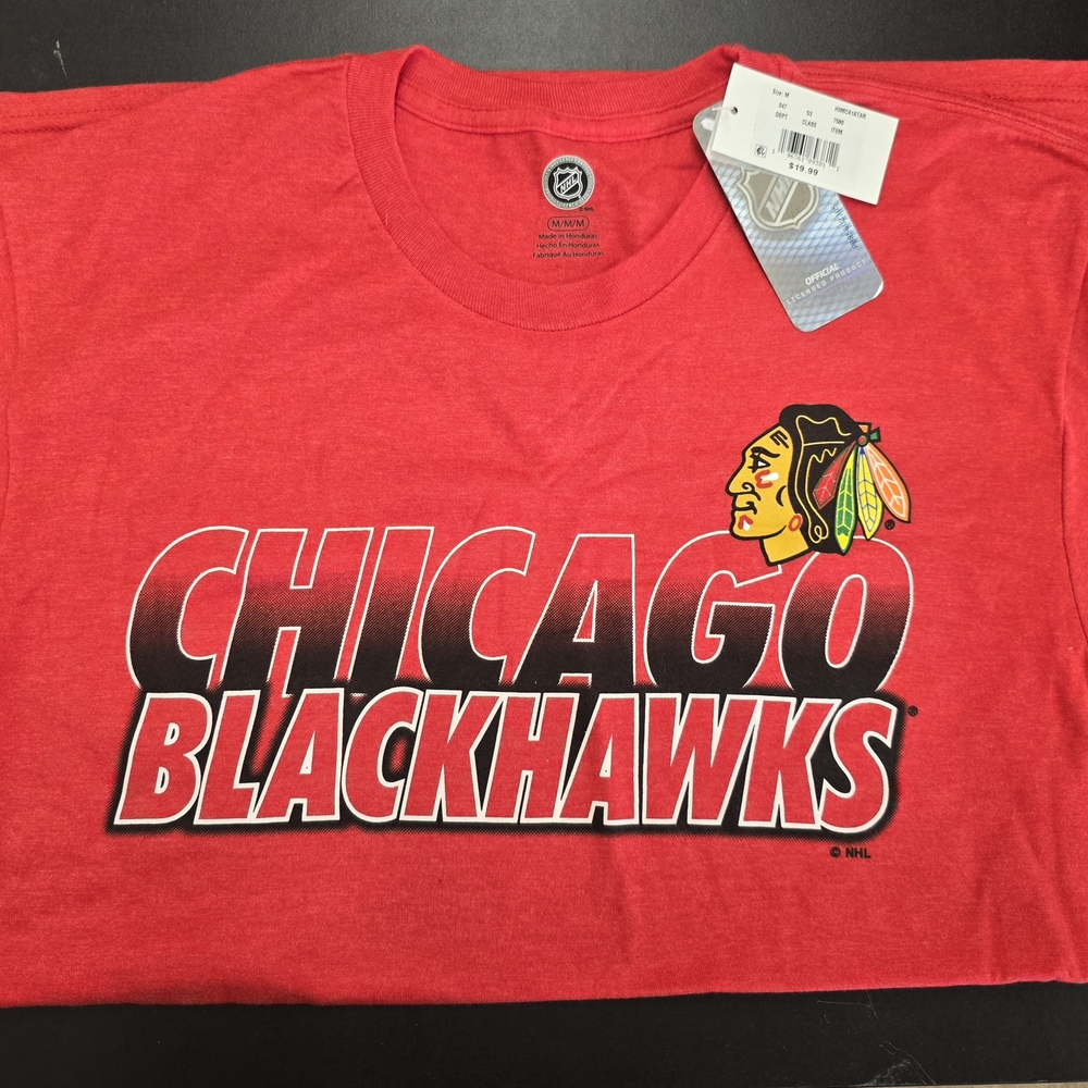 NWT*NHL Chicago Blackhawks Red T-Shirt Unisex Adult Medium